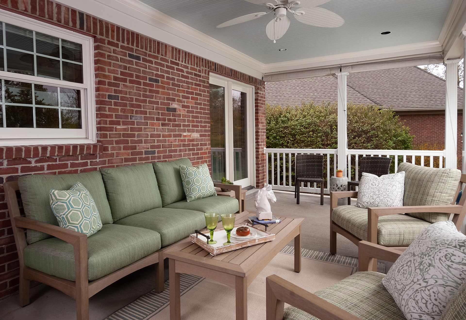 Prepare Your Porch for Spring: Consider These Décor Tips