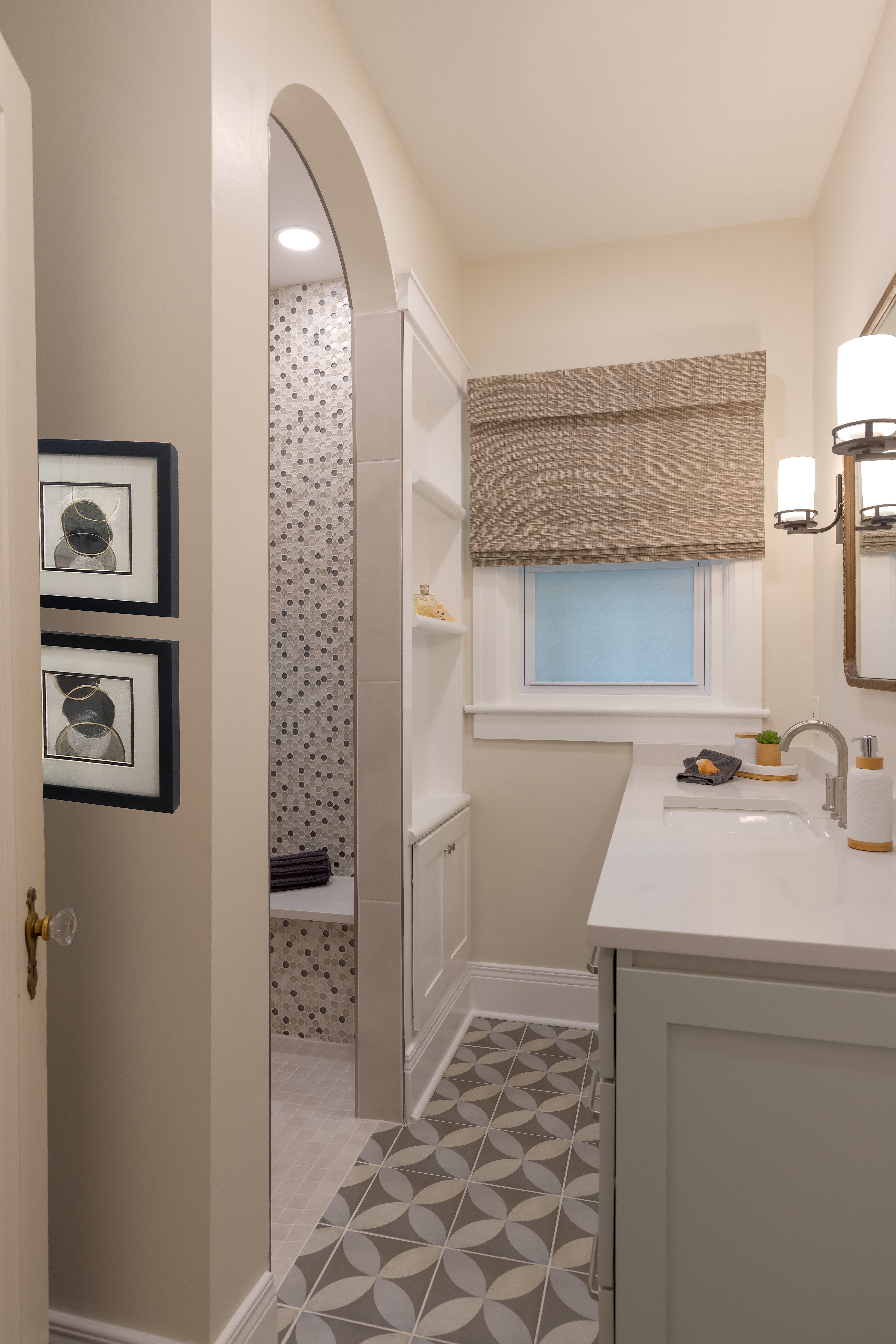 Gentleman’s Main Bathroom